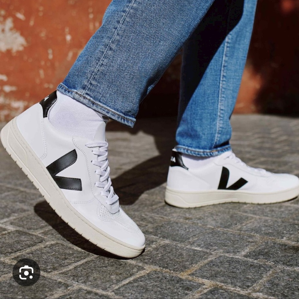 Veja V-10 Lace Up Sneakers
